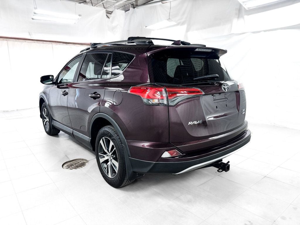 2018 Toyota RAV4 XLE AWD - 23062357 - 3