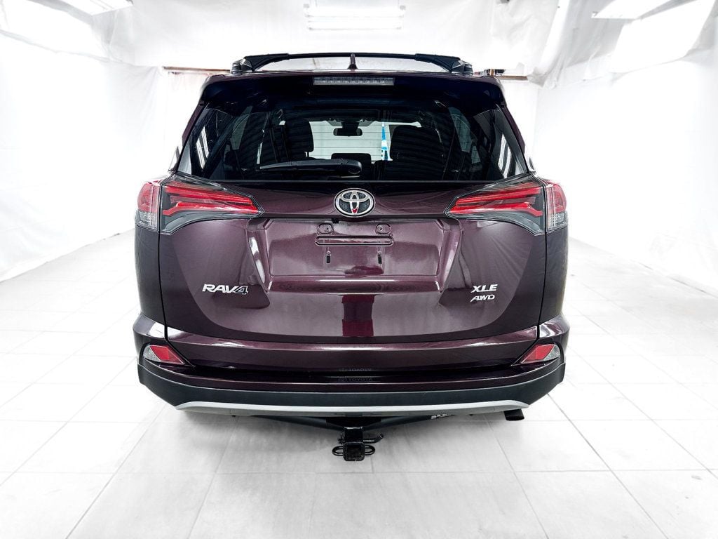 2018 Toyota RAV4 XLE AWD - 23062357 - 4