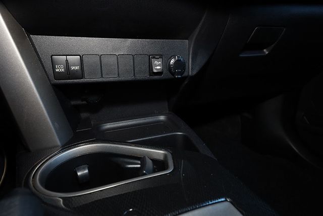 2018 TOYOTA RAV4 XLE FWD - 22963205 - 28