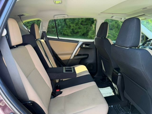 2018 Toyota RAV4 XLE FWD - 23016079 - 18