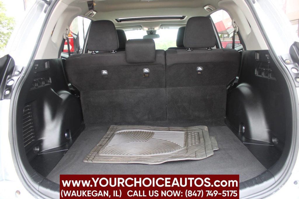 2018 Toyota RAV4 XLE FWD - 22903949 - 18