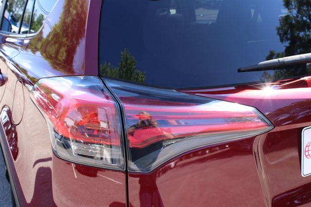 2018 Toyota RAV4 XLE FWD - 23020871 - 9