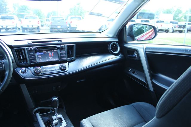 2018 Toyota RAV4 XLE FWD - 23020871 - 14