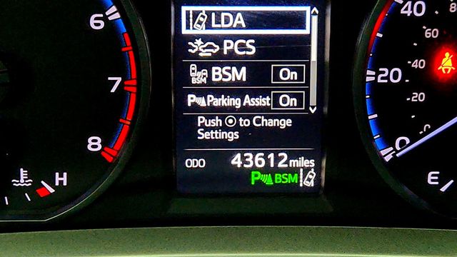 2018 Toyota RAV4 XLE FWD - 23017596 - 15