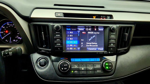 2018 Toyota RAV4 XLE FWD - 23017596 - 17