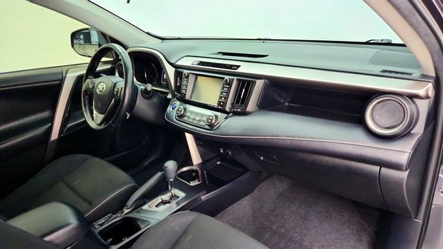 2018 Toyota RAV4 XLE FWD - 23017596 - 24