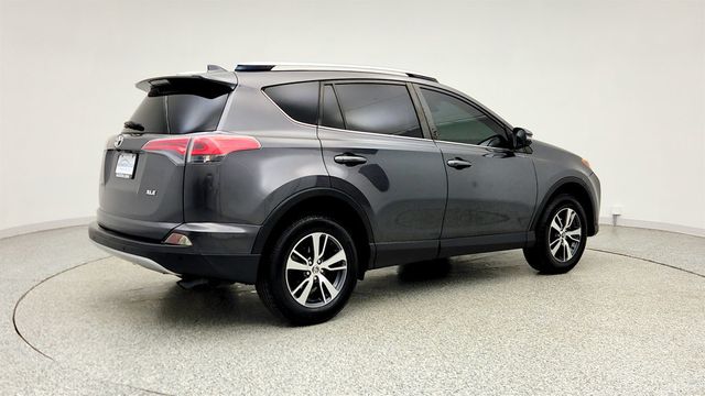 2018 Toyota RAV4 XLE FWD - 23017596 - 4