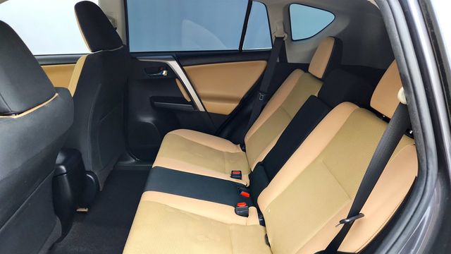 2018 Toyota RAV4 XLE FWD w/ Power Plus Extra Value Pkg - 23066970 - 19