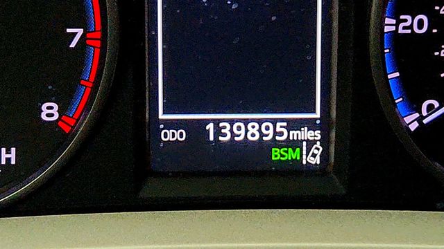 2018 Toyota RAV4 XLE w/ Plus Extra Value Pkg & Blind Spot Monitor - 23032145 - 15