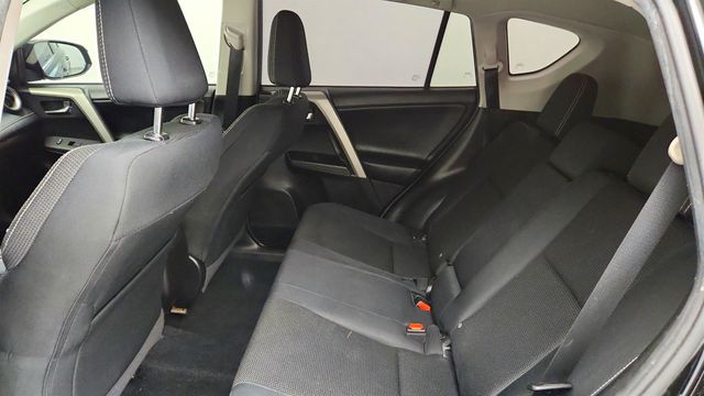 2018 Toyota RAV4 XLE w/ Plus Extra Value Pkg & Blind Spot Monitor - 23032145 - 20