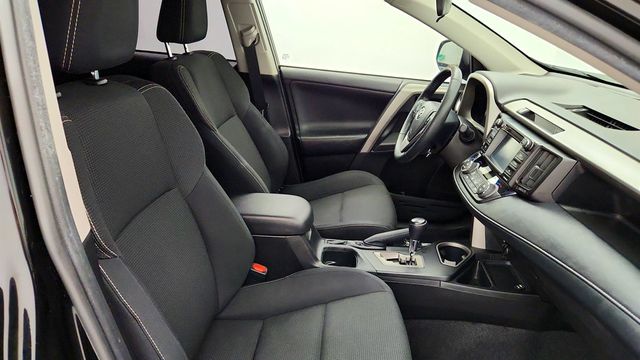 2018 Toyota RAV4 XLE w/ Plus Extra Value Pkg & Blind Spot Monitor - 23032145 - 23