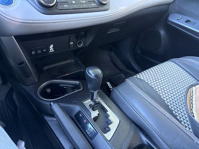 2018 Toyota RAV4 Hybrid LE AWD - 23096855 - 17