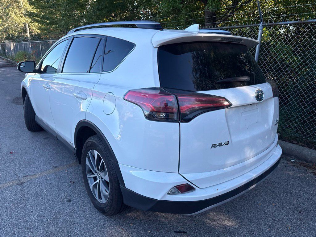 2018 Toyota RAV4 Hybrid LE AWD - 23096855 - 4