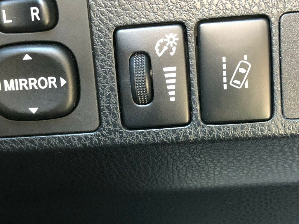 2018 Toyota RAV4 Hybrid Limited AWD - 22898519 - 15