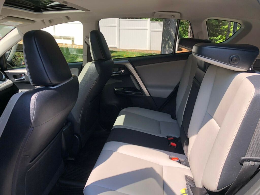 2018 Toyota RAV4 Hybrid Limited AWD - 22898519 - 5