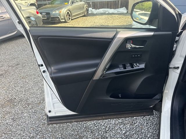 2018 Toyota RAV4 Hybrid Limited AWD - 23006325 - 16