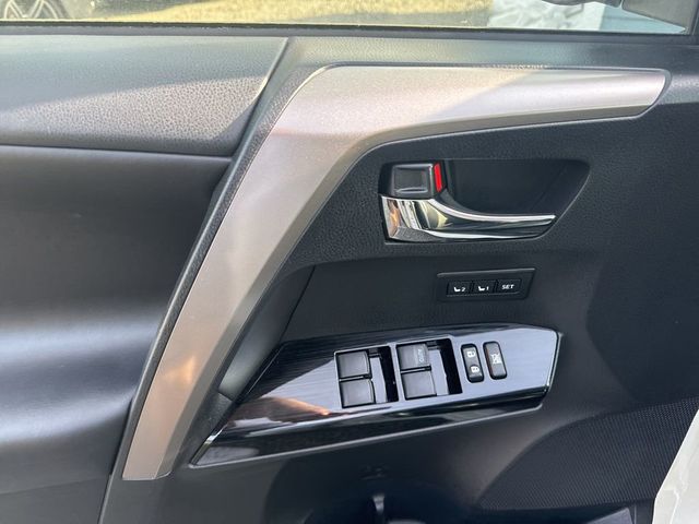 2018 Toyota RAV4 Hybrid Limited AWD - 23006325 - 17