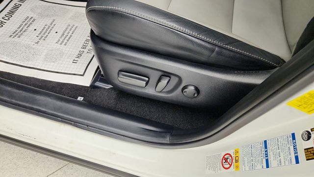 2018 Toyota RAV4 Hybrid Limited AWD - 22947864 - 11