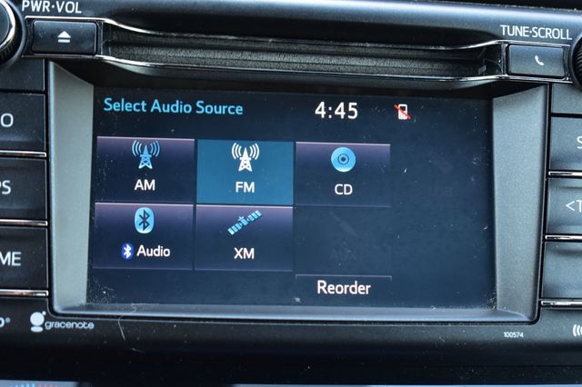 2018 Toyota RAV4 Hybrid SE AWD - 23084216 - 19