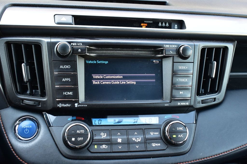 2018 Toyota RAV4 Hybrid SE AWD - 23084216 - 29