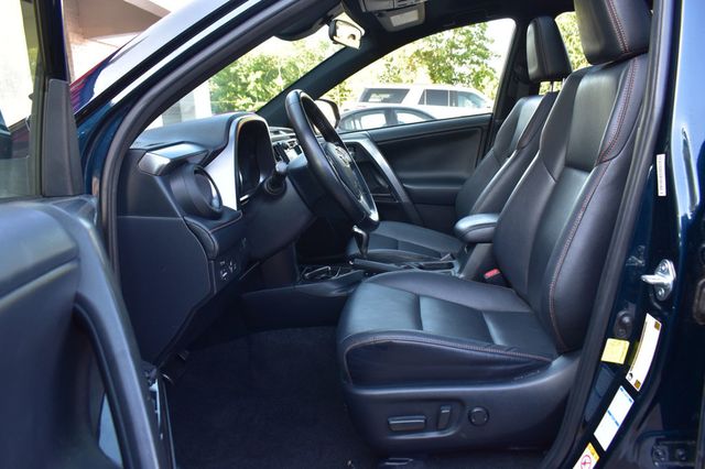 2018 Toyota RAV4 Hybrid SE AWD - 23084216 - 35