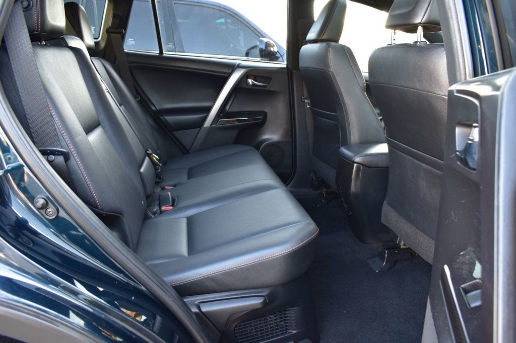 2018 Toyota RAV4 Hybrid SE AWD - 23084216 - 45