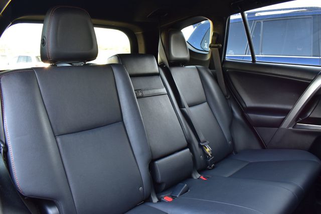 2018 Toyota RAV4 Hybrid SE AWD - 23084216 - 46