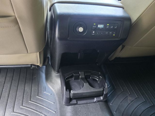 2018 Toyota Sequoia Limited RWD - 23021955 - 10