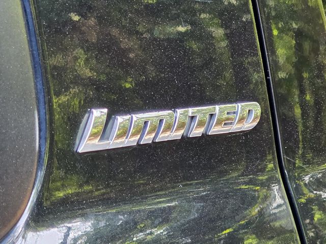 2018 Toyota Sequoia Limited RWD - 23021955 - 32
