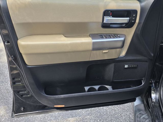 2018 Toyota Sequoia Limited RWD - 23021955 - 34