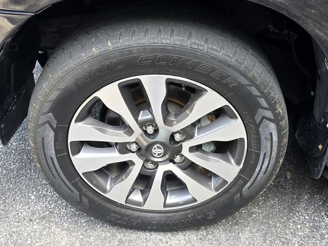 2018 Toyota Sequoia Limited RWD - 23021955 - 36