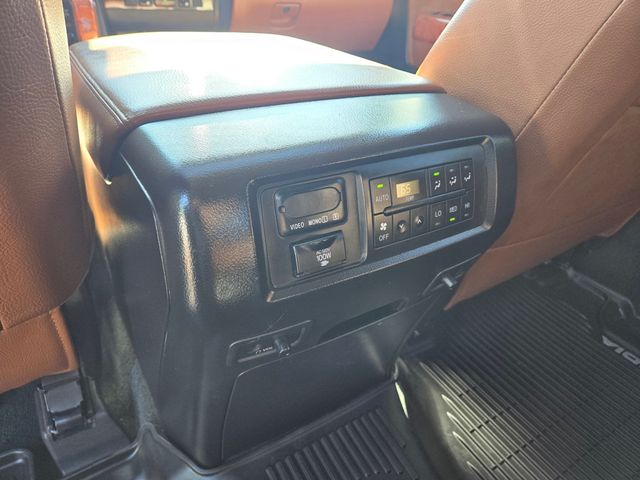 2018 Toyota Sequoia Platinum 4WD - 23034655 - 12