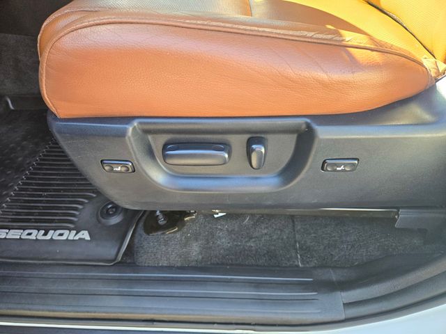 2018 Toyota Sequoia Platinum 4WD - 23034655 - 14