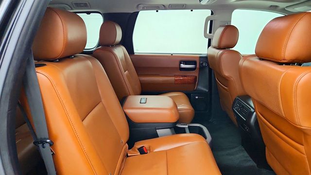 2018 Toyota Sequoia Platinum 4WD - 23025742 - 23