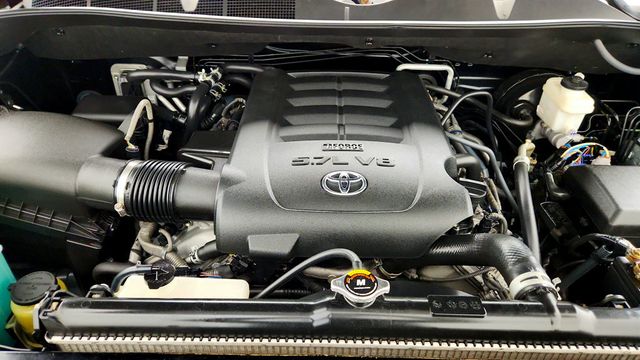 2018 Toyota Sequoia Platinum 4WD - 23025742 - 27