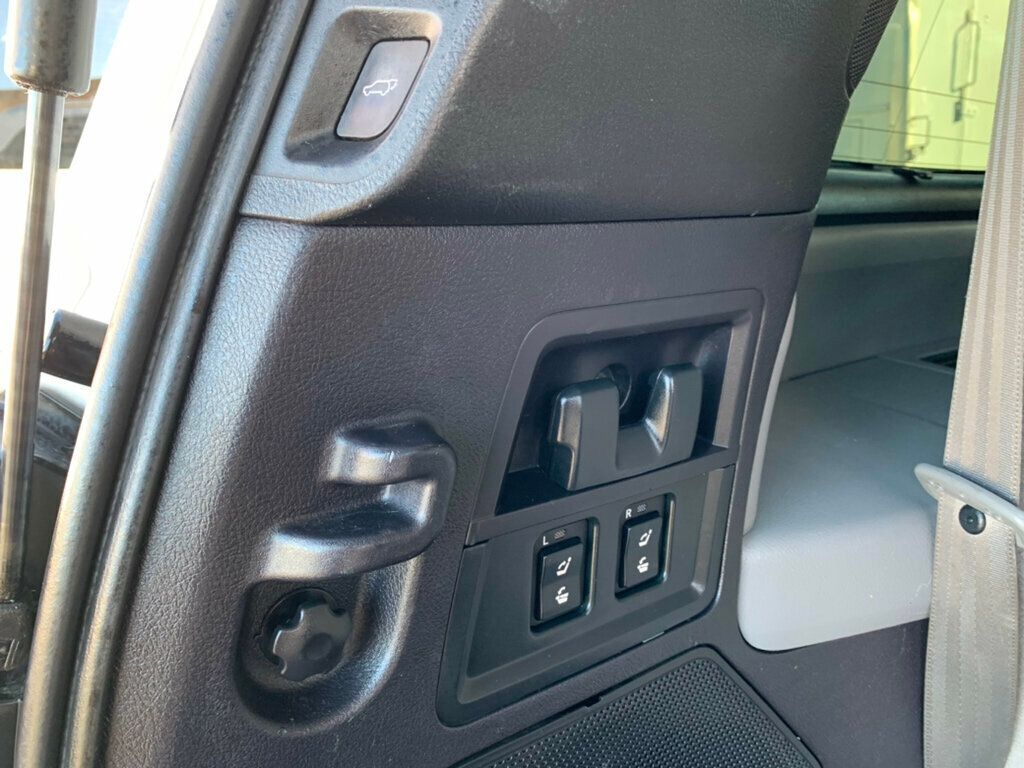 2018 Toyota Sequoia Platinum 4WD 5.7L V8 - 22965370 - 23