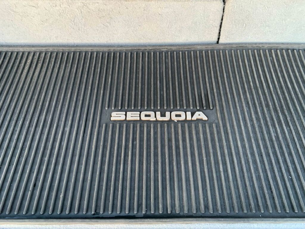 2018 Toyota Sequoia Platinum 4WD 5.7L V8 - 22965370 - 25