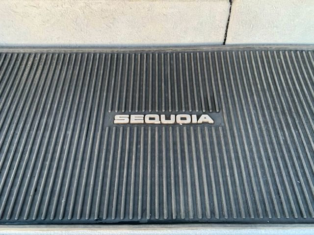 2018 Toyota Sequoia Platinum 4WD 5.7L V8 - 22965370 - 25