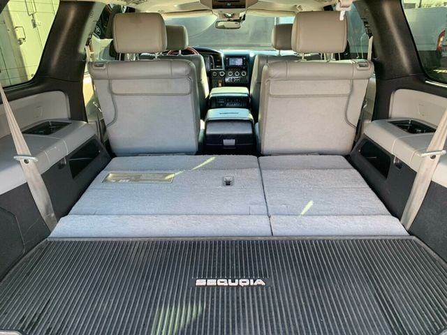 2018 Toyota Sequoia Platinum 4WD 5.7L V8 - 22965370 - 26