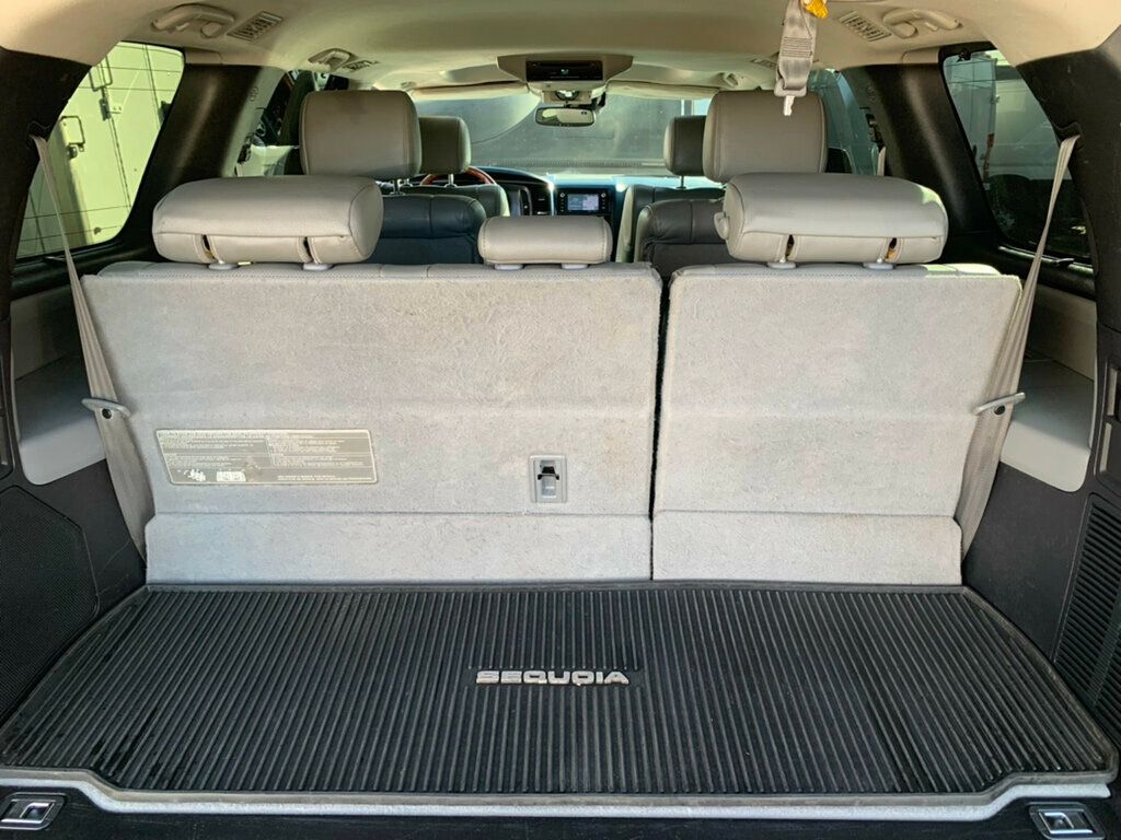 2018 Toyota Sequoia Platinum 4WD 5.7L V8 - 22965370 - 2