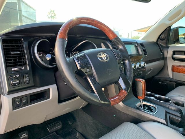 2018 Toyota Sequoia Platinum 4WD 5.7L V8 - 22965370 - 33