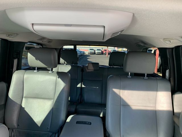 2018 Toyota Sequoia Platinum 4WD 5.7L V8 - 22965370 - 38
