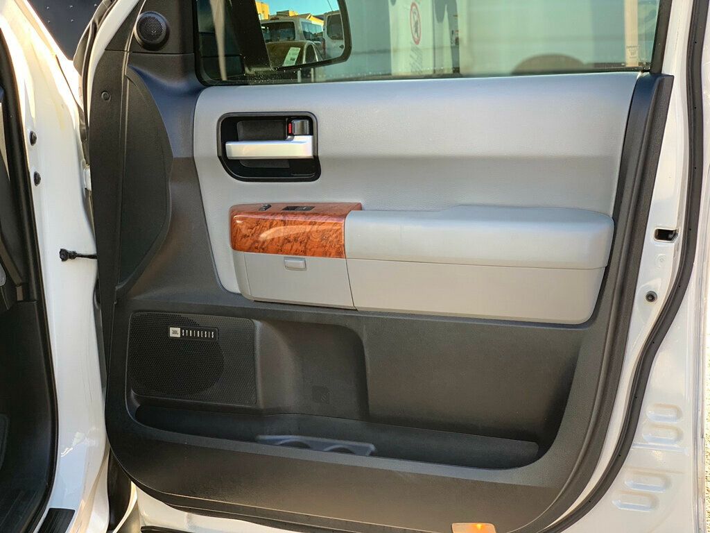 2018 Toyota Sequoia Platinum 4WD 5.7L V8 - 22965370 - 40