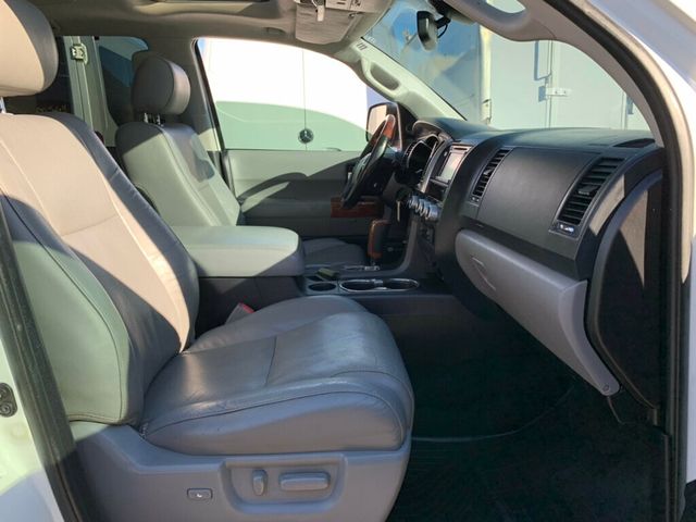 2018 Toyota Sequoia Platinum 4WD 5.7L V8 - 22965370 - 41