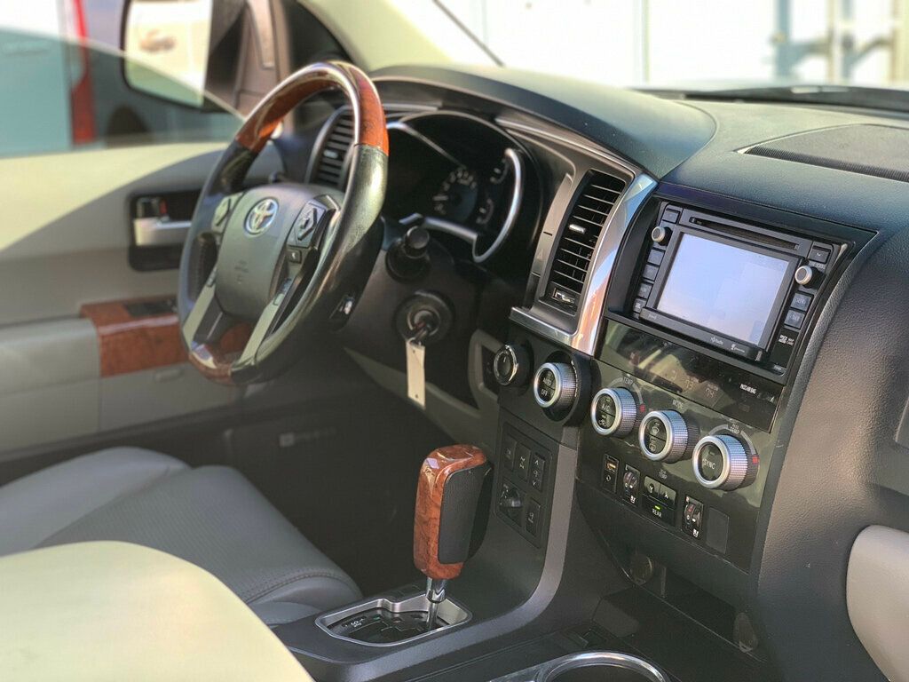 2018 Toyota Sequoia Platinum 4WD 5.7L V8 - 22965370 - 45