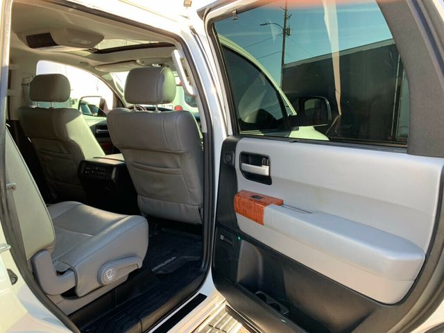 2018 Toyota Sequoia Platinum 4WD 5.7L V8 - 22965370 - 47