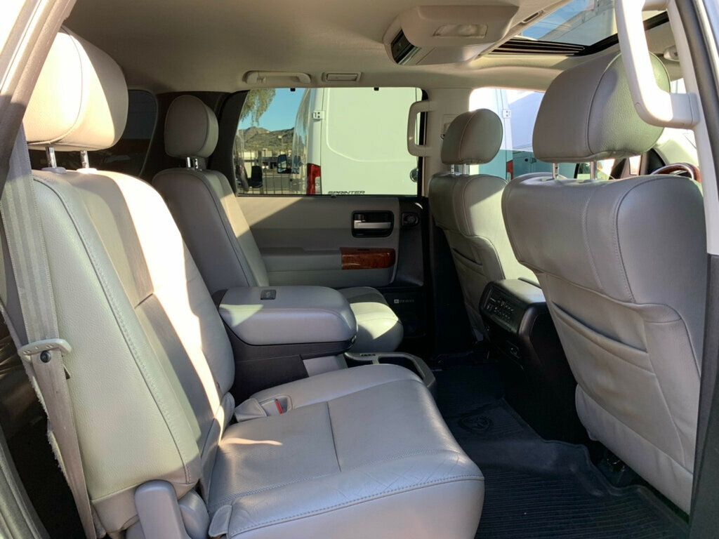 2018 Toyota Sequoia Platinum 4WD 5.7L V8 - 22965370 - 48