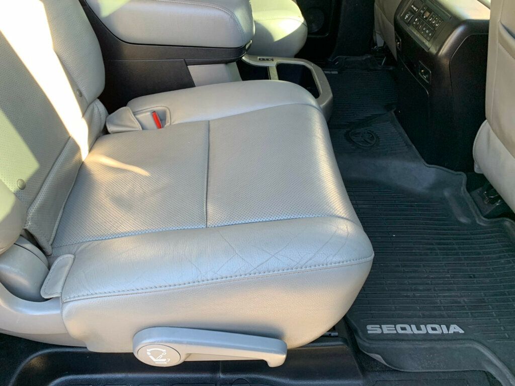 2018 Toyota Sequoia Platinum 4WD 5.7L V8 - 22965370 - 50