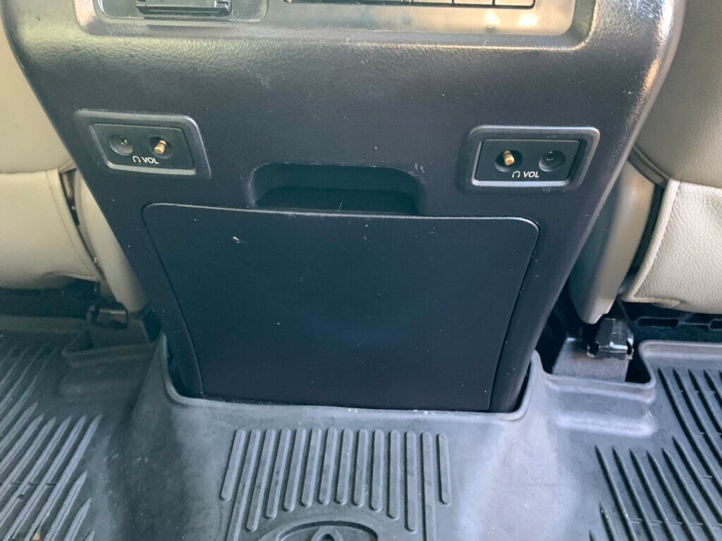 2018 Toyota Sequoia Platinum 4WD 5.7L V8 - 22965370 - 56