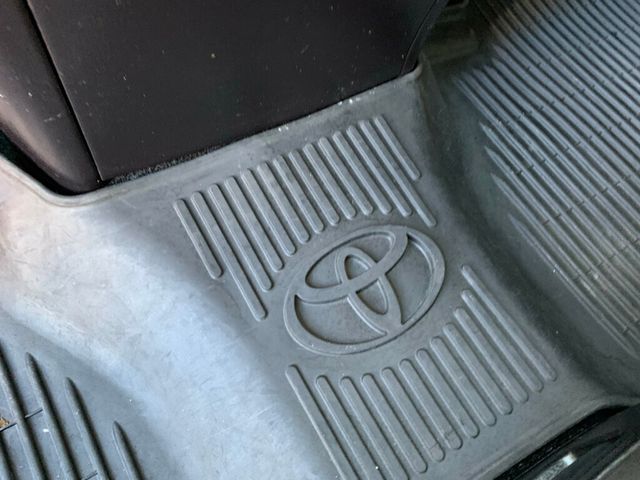 2018 Toyota Sequoia Platinum 4WD 5.7L V8 - 22965370 - 71